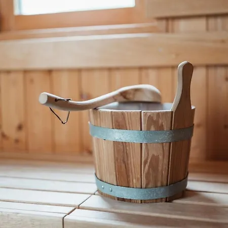Kuhglockerl Mit Pool, Whirlpool & Sauna Fuer 8 Chalet