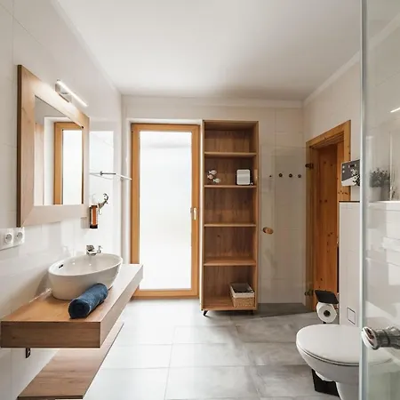 Kuhglockerl Mit Pool, Whirlpool & Sauna Fuer 8 Inzell