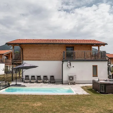Kuhglockerl Mit Pool, Whirlpool & Sauna Fuer 8 Chalet