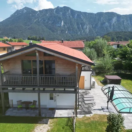 Kuhglockerl Mit Pool, Whirlpool & Sauna Fuer 8 Chalet Inzell