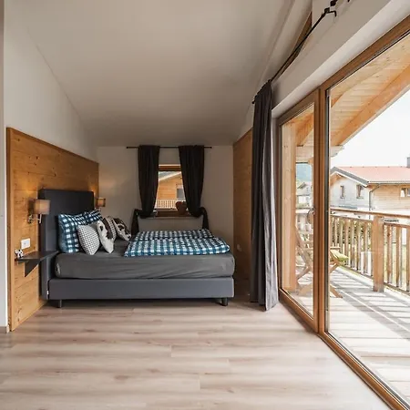 Chalet Kuhglockerl Mit Pool, Whirlpool & Sauna Fuer 8 Inzell