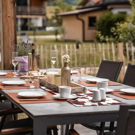 Kuhglockerl Mit Pool, Whirlpool & Sauna Fuer 8 Chalet *