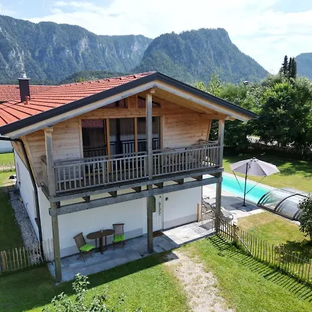 Kuhglockerl Mit Pool, Whirlpool & Sauna Fuer 8 Chalet Inzell