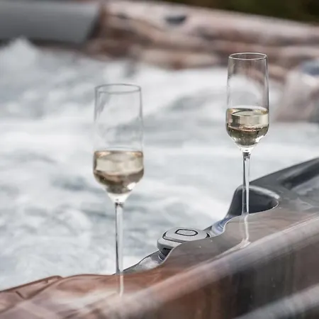 Kuhglockerl Mit Pool, Whirlpool & Sauna Fuer 8 Inzell