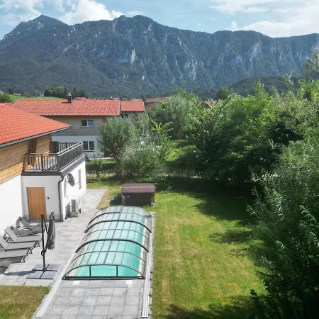 Kuhglockerl Mit Pool, Whirlpool & Sauna Fuer 8 Inzell
