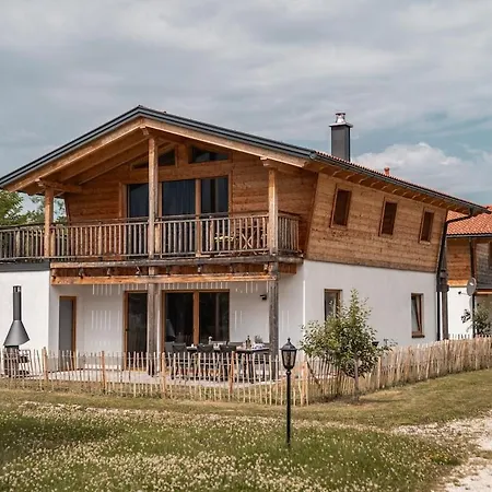Kuhglockerl Mit Pool, Whirlpool & Sauna Fuer 8 Inzell